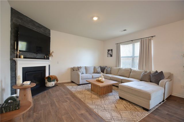 242 Hillendale Way, Pelzer, SC 29669