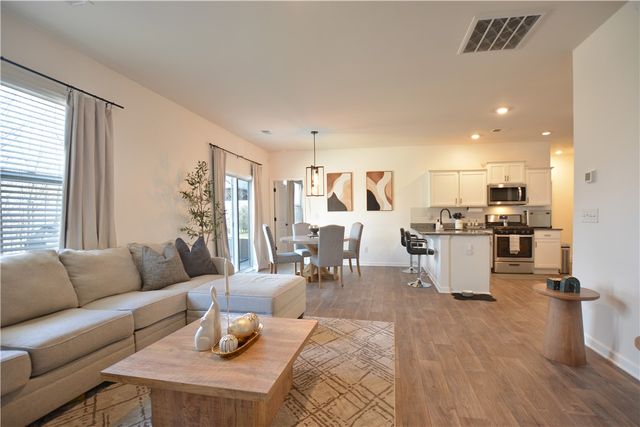 242 Hillendale Way, Pelzer, SC 29669