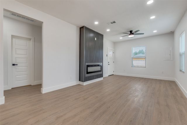 2332 Poplar Street, Dallas, TX 75215