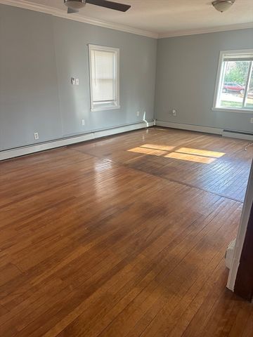 56 Howe Ave 1, Shrewsbury, MA 01545