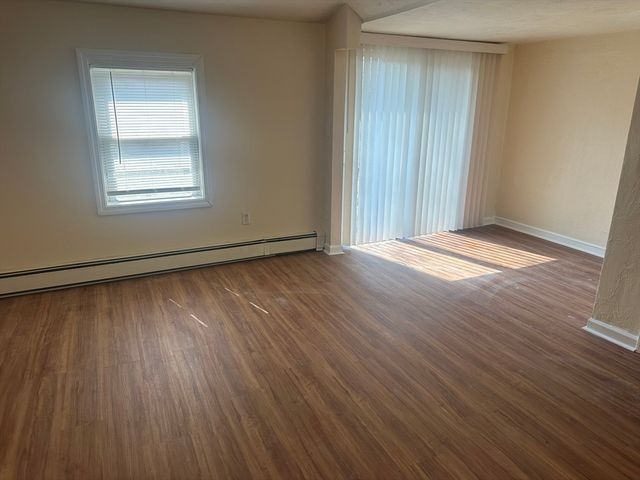 56 Howe Ave 1, Shrewsbury, MA 01545