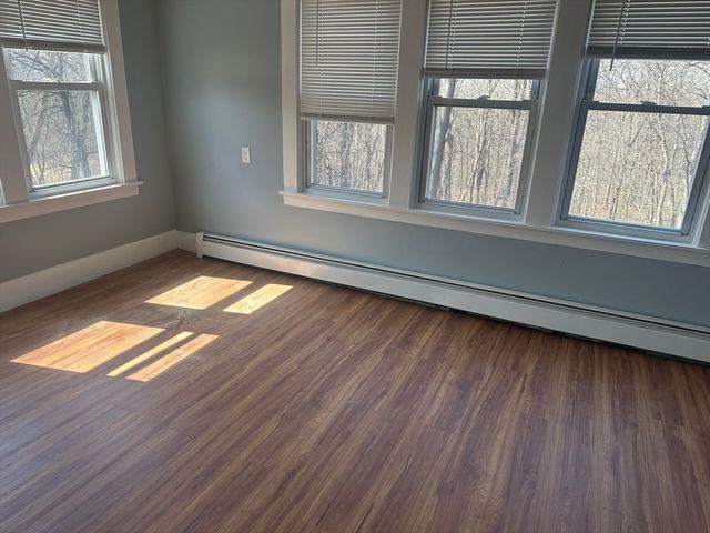 56 Howe Ave 1, Shrewsbury, MA 01545