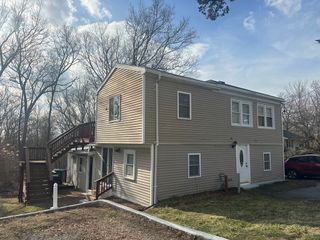 56 Howe Ave 1, Shrewsbury, MA 01545