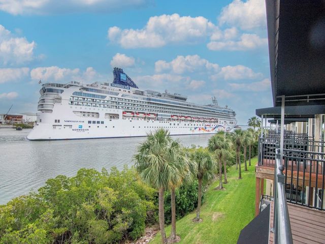 1450 HARBOUR WALK ROAD, Tampa, FL 33602