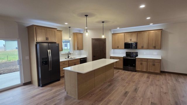 325 Model Road, Cuba City, WI 53807