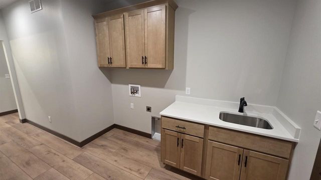 325 Model Road, Cuba City, WI 53807