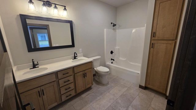 325 Model Road, Cuba City, WI 53807