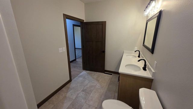 325 Model Road, Cuba City, WI 53807