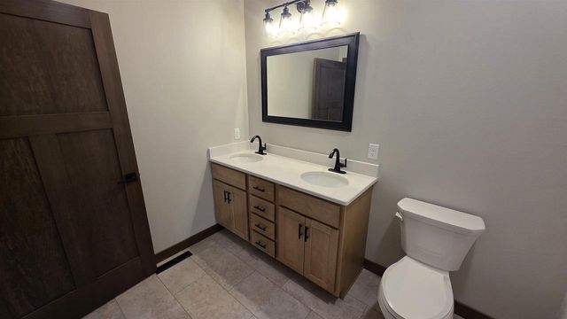 325 Model Road, Cuba City, WI 53807