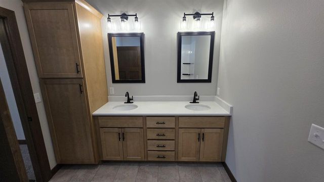 325 Model Road, Cuba City, WI 53807