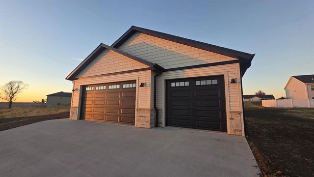 325 Model Road, Cuba City, WI 53807