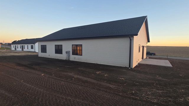 325 Model Road, Cuba City, WI 53807