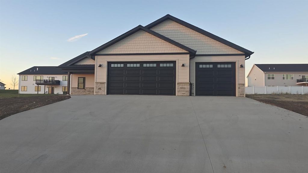 325 Model Road, Cuba City, WI 53807