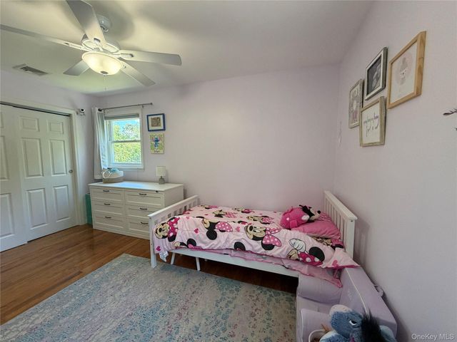 10 Pepperill Court, New City, NY 10956