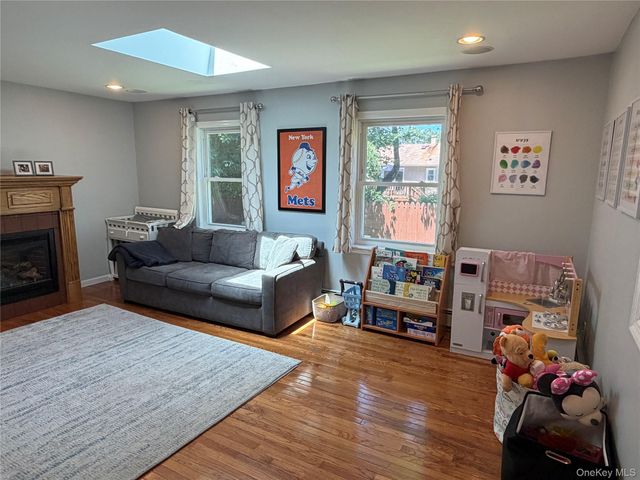 10 Pepperill Court, New City, NY 10956