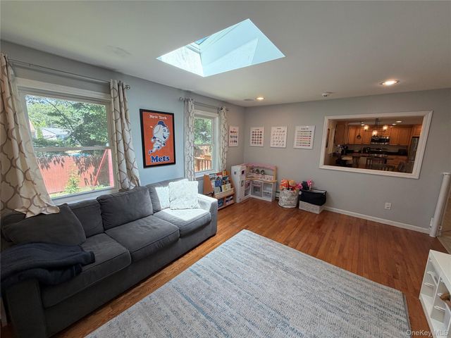 10 Pepperill Court, New City, NY 10956