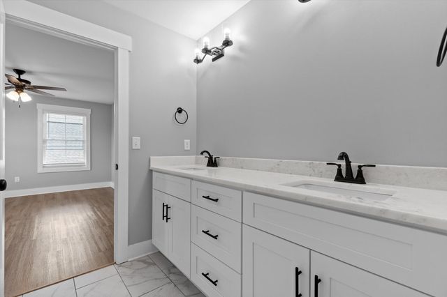 57 Country Cove Drive, Rossville, GA 30741