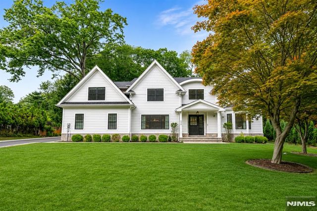 526 Track Lane, River Vale, NJ 07675