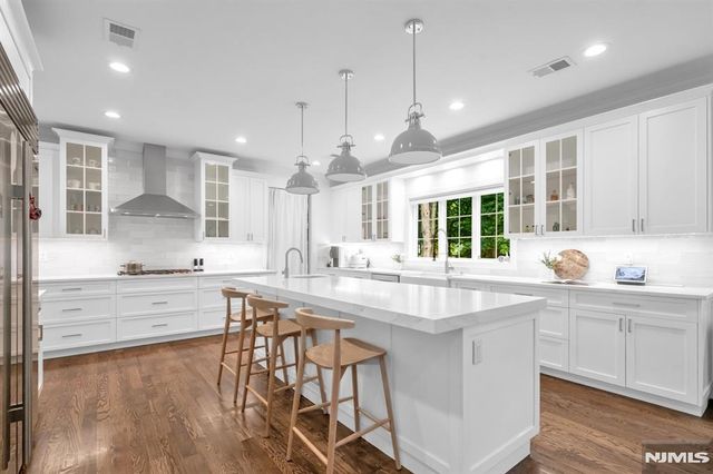 526 Track Lane, River Vale, NJ 07675