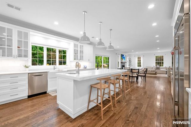 526 Track Lane, River Vale, NJ 07675