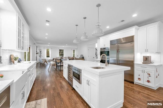 526 Track Lane, River Vale, NJ 07675