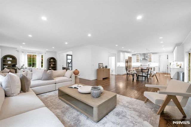 526 Track Lane, River Vale, NJ 07675