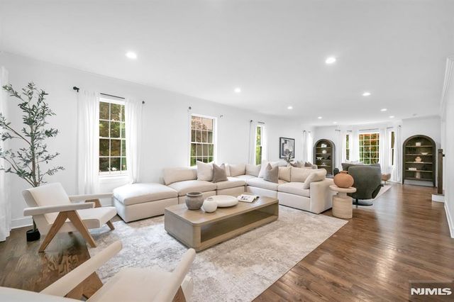 526 Track Lane, River Vale, NJ 07675
