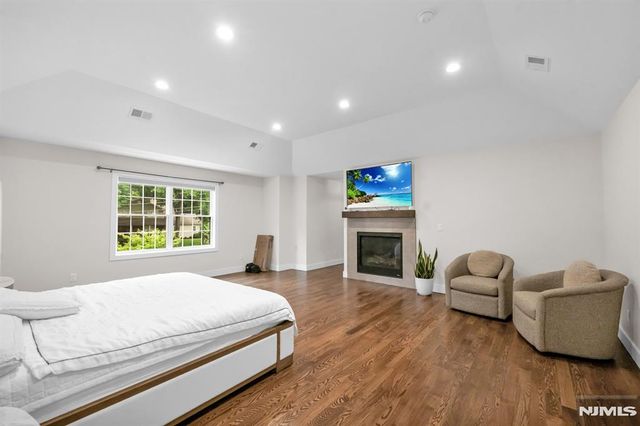 526 Track Lane, River Vale, NJ 07675