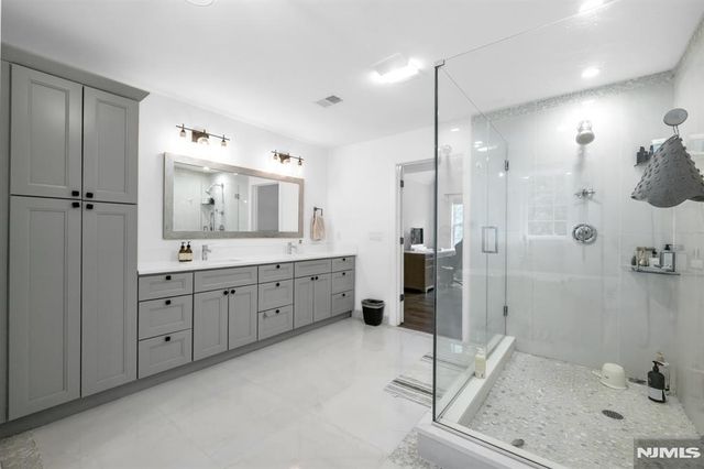 526 Track Lane, River Vale, NJ 07675