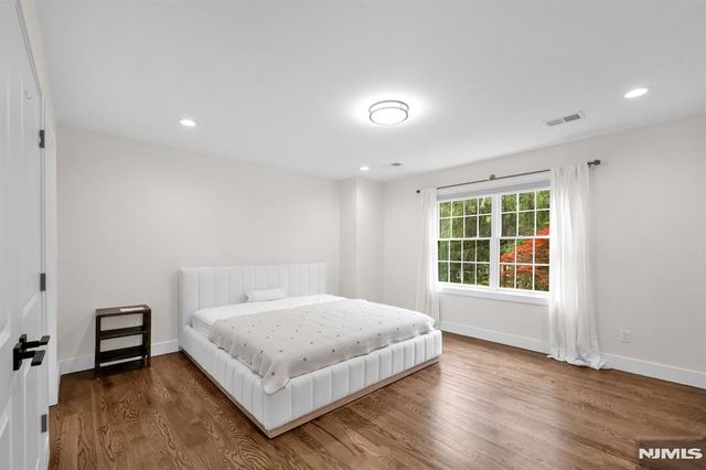 526 Track Lane, River Vale, NJ 07675