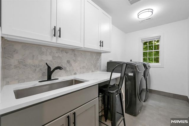 526 Track Lane, River Vale, NJ 07675