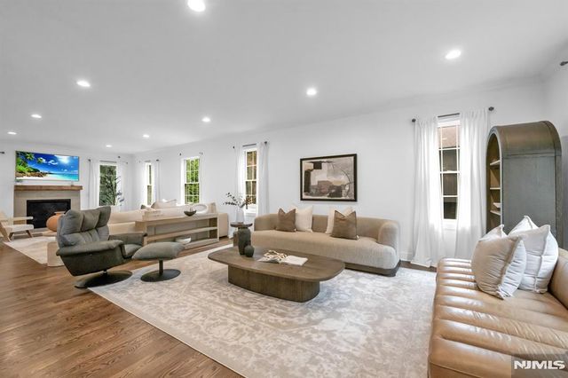 526 Track Lane, River Vale, NJ 07675