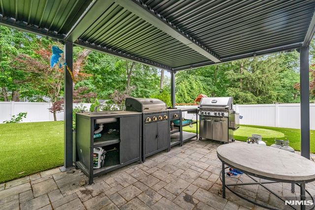 526 Track Lane, River Vale, NJ 07675