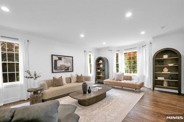 526 Track Lane, River Vale, NJ 07675