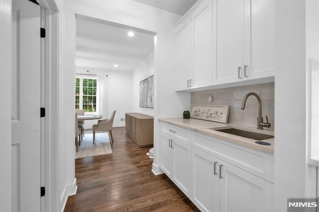 526 Track Lane, River Vale, NJ 07675