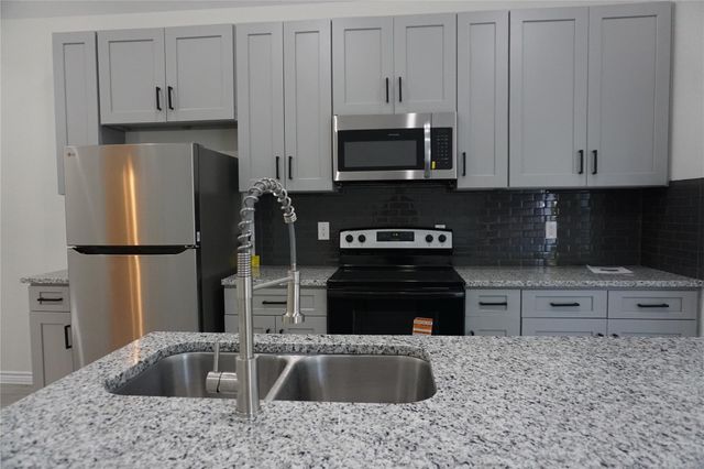 9866 Arbor Oak, Willis, TX 77318