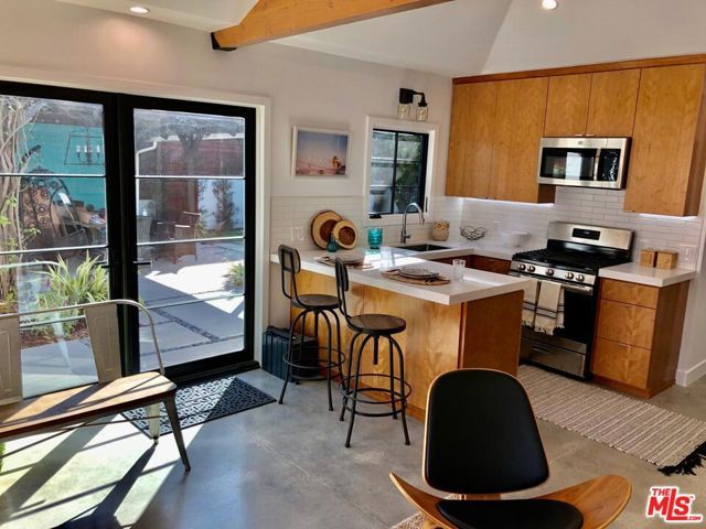 4217 Irvine Avenue, Studio City (los Angeles), CA 91604
