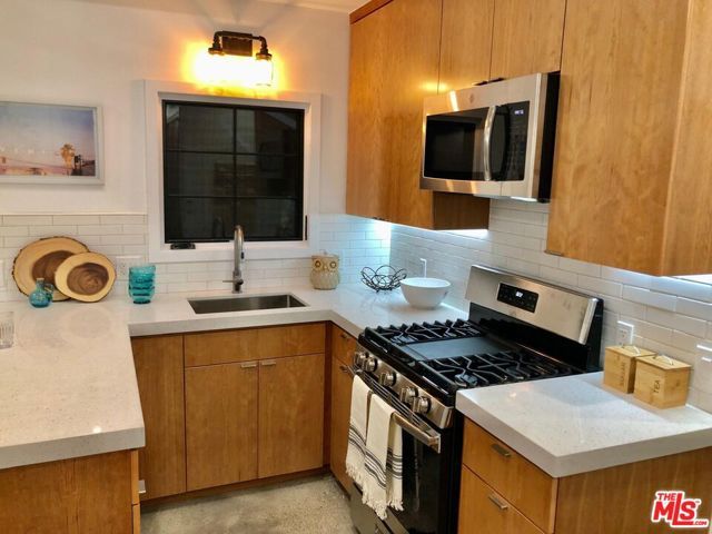 4217 Irvine Avenue, Studio City (los Angeles), CA 91604