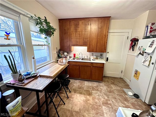 1301 Spring Road, Cleveland, OH 44109