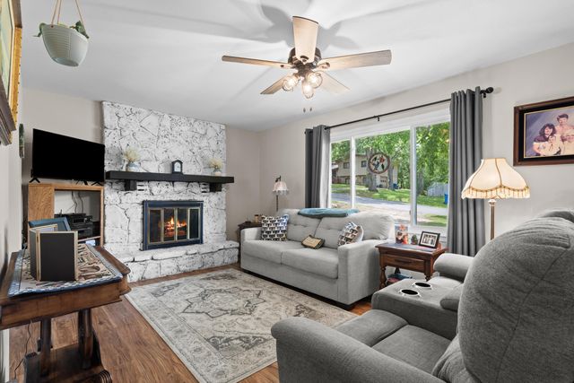 372 Greenbrier Lane, Hollister, MO 65672