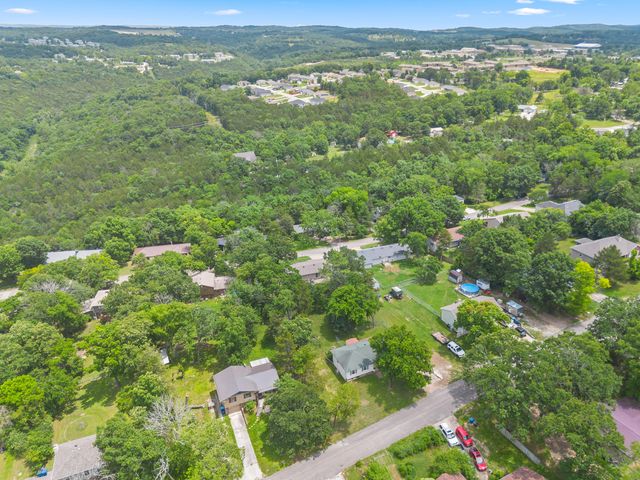 372 Greenbrier Lane, Hollister, MO 65672