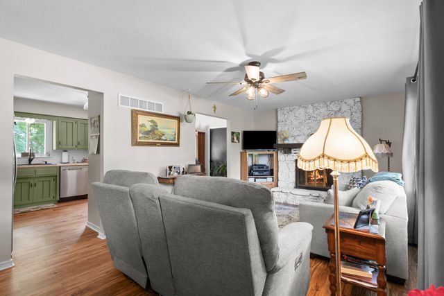 372 Greenbrier Lane, Hollister, MO 65672