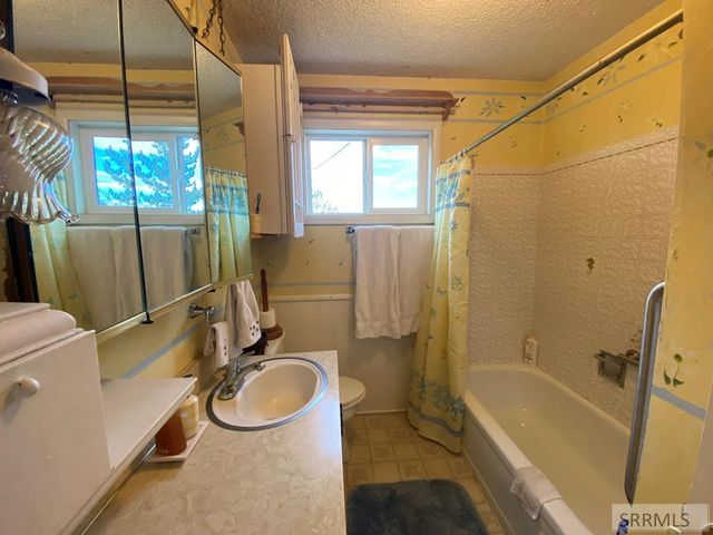 24707 Hwy 93, Challis, ID 83226