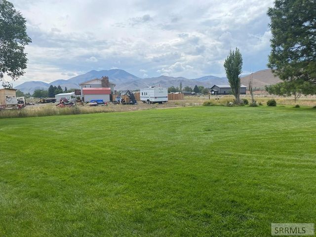 24707 Hwy 93, Challis, ID 83226