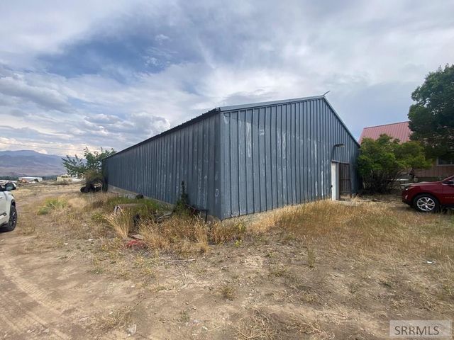 24707 Hwy 93, Challis, ID 83226