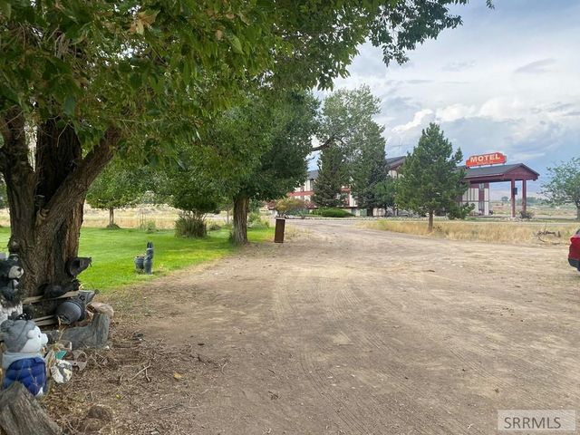 24707 Hwy 93, Challis, ID 83226