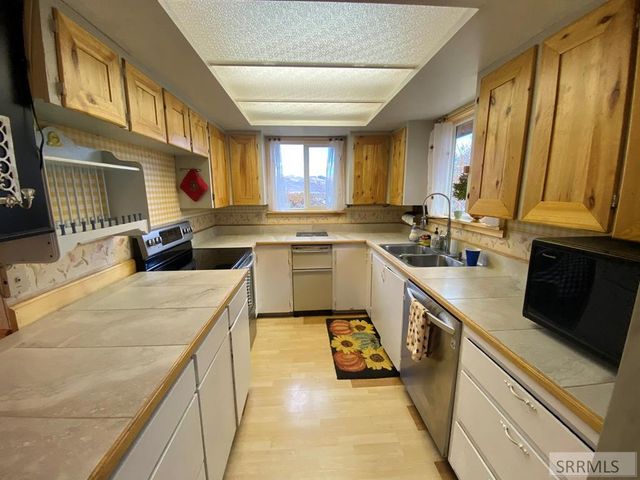 24707 Hwy 93, Challis, ID 83226