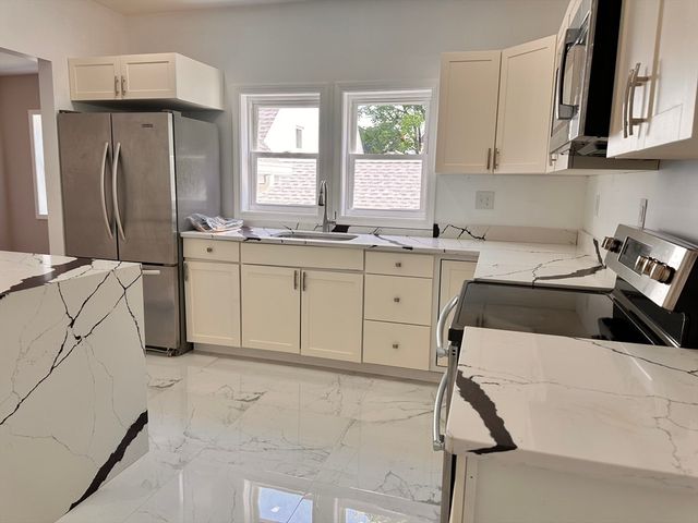 524 Howard St 2, Lawrence, MA 01841