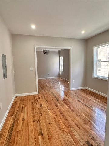 524 Howard St 2, Lawrence, MA 01841