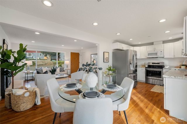 3810 S Sunny View Drive, Seattle, WA 98118